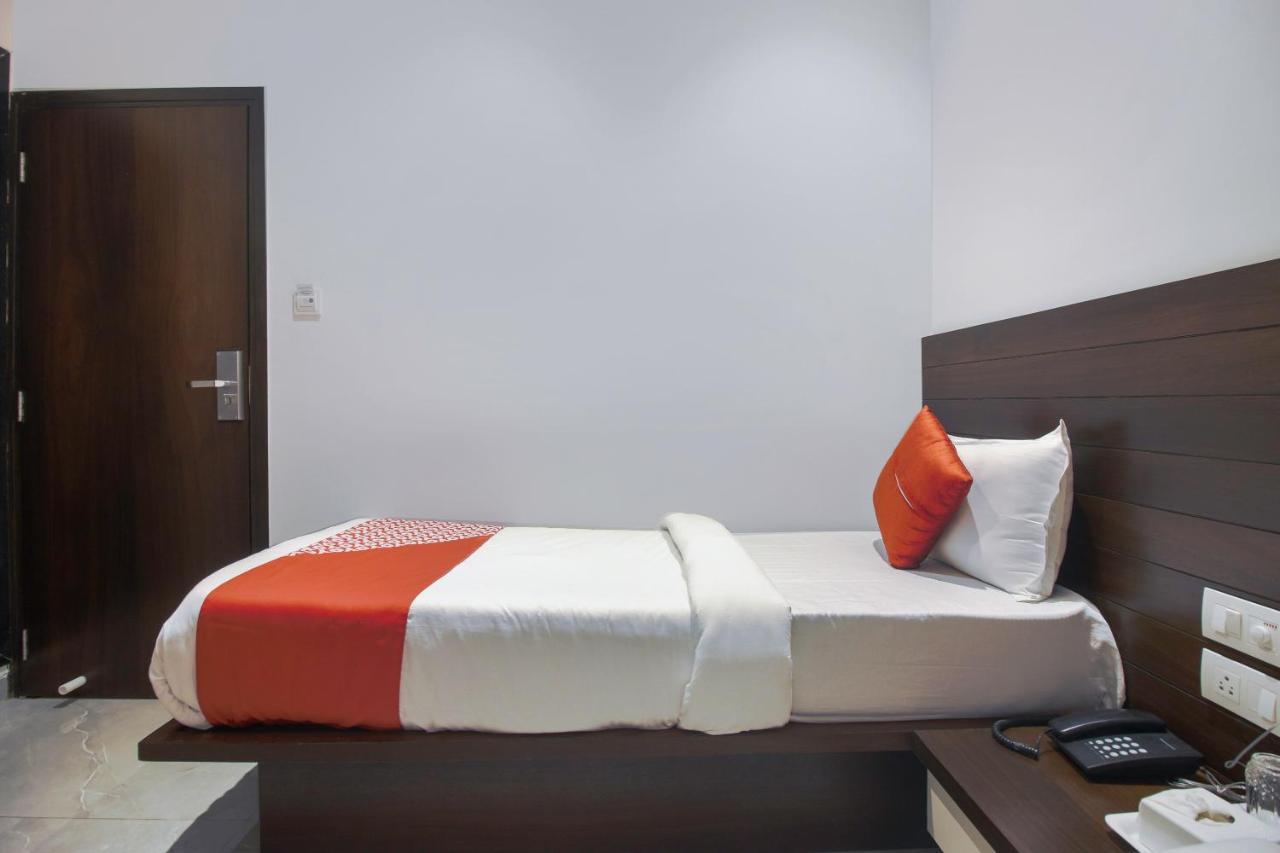 Hotel Flora Suites Mumbai Dış mekan fotoğraf