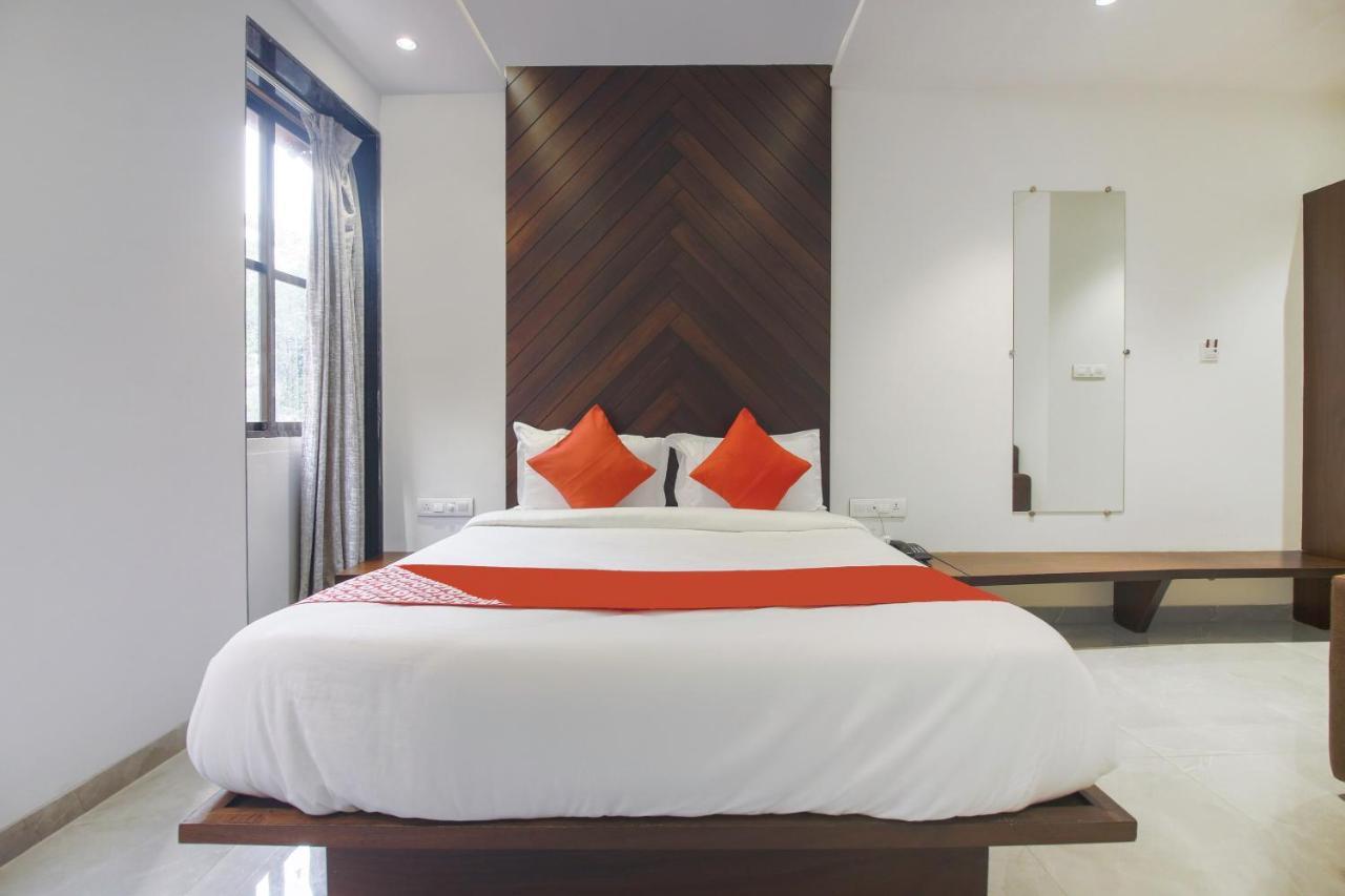 Hotel Flora Suites Mumbai Dış mekan fotoğraf