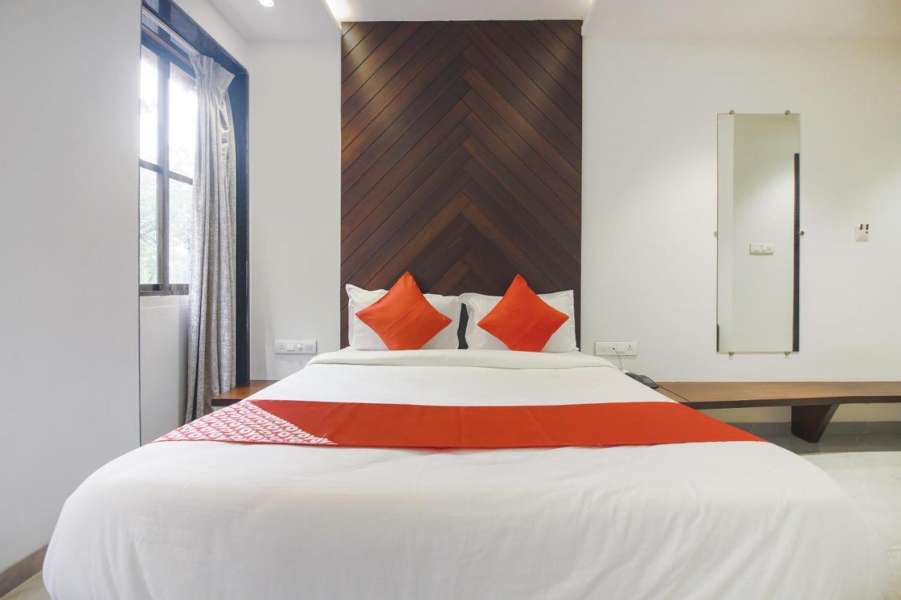 Hotel Flora Suites Mumbai Dış mekan fotoğraf